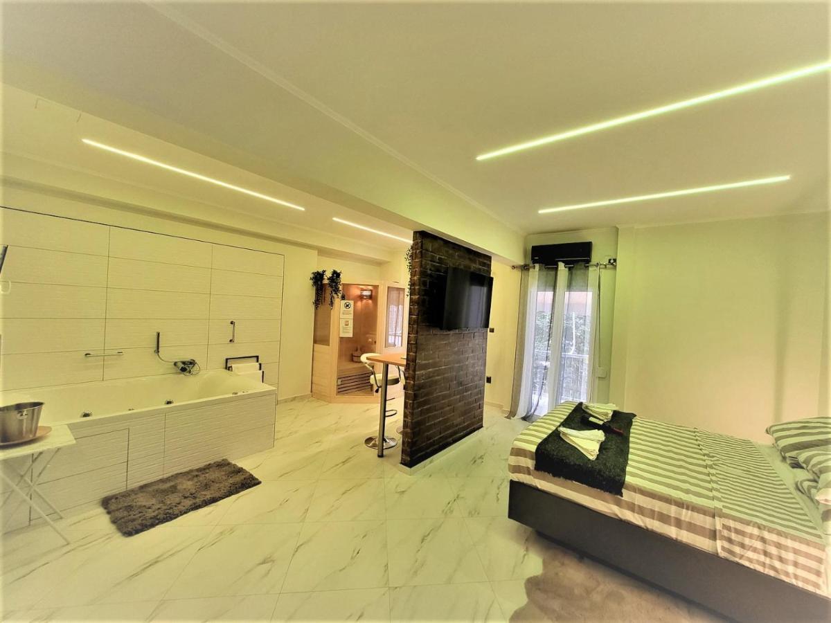 Romantic Deluxe Svite Wise Jacuzzi And Sauna Athens Luaran gambar