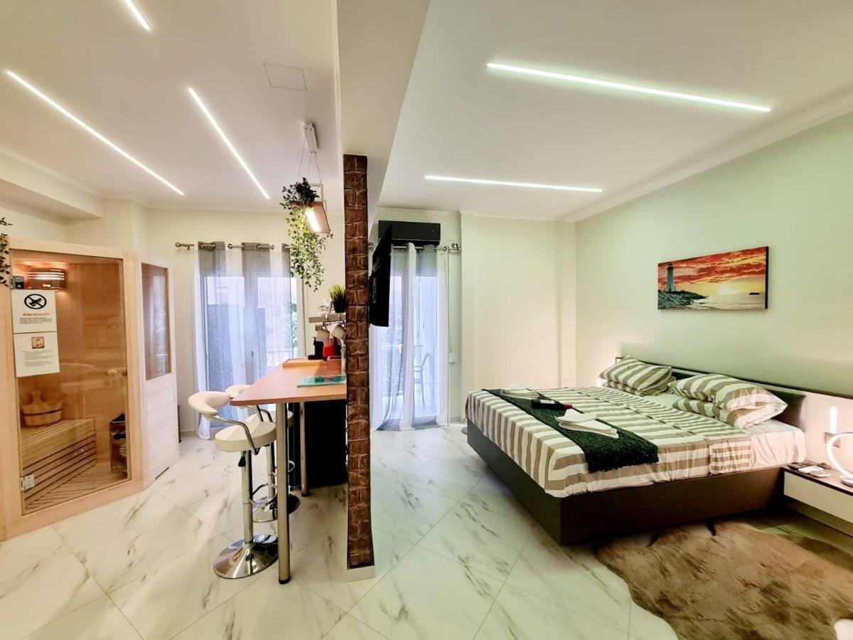 Romantic Deluxe Svite Wise Jacuzzi And Sauna Athens Luaran gambar