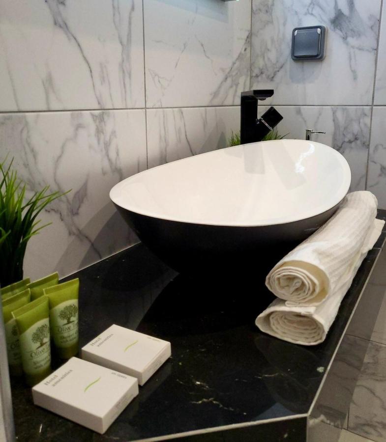 Romantic Deluxe Svite Wise Jacuzzi And Sauna Athens Luaran gambar