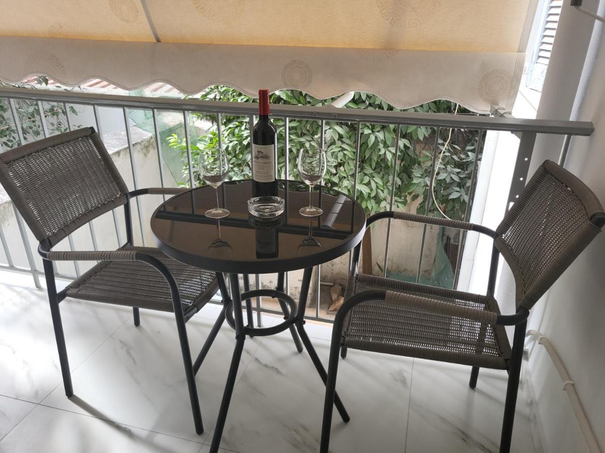 Romantic Deluxe Svite Wise Jacuzzi And Sauna Athens Luaran gambar