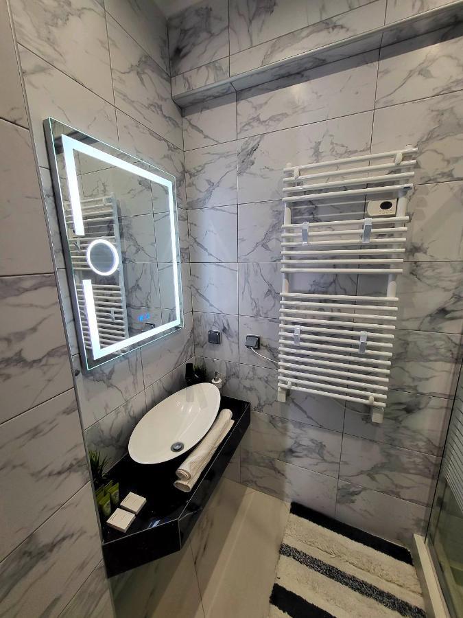 Romantic Deluxe Svite Wise Jacuzzi And Sauna Athens Luaran gambar